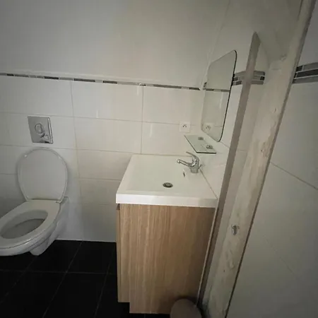 1 Apartament *