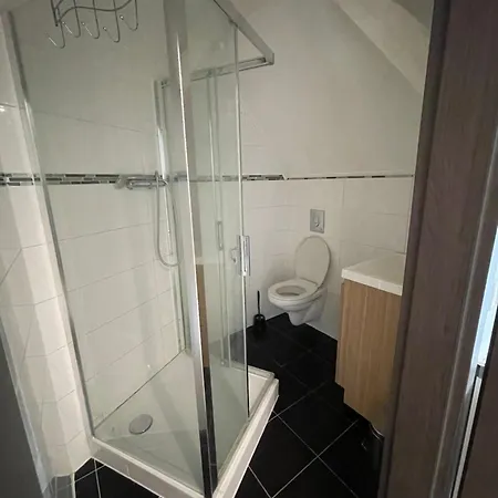 1 Apartament *